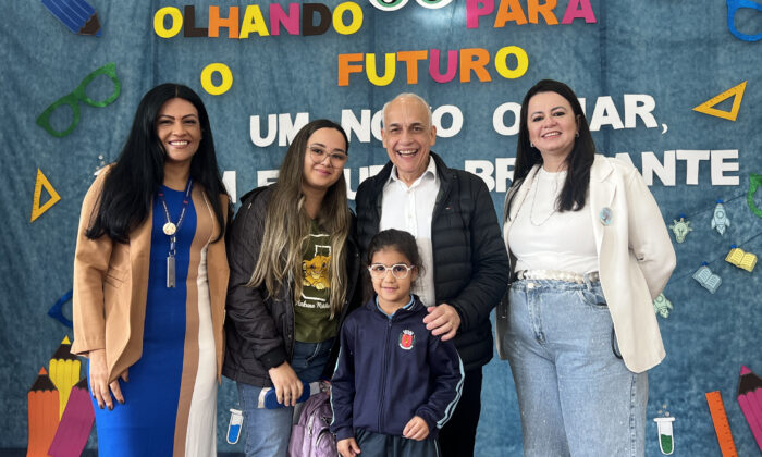 Prefeitura do Município de Maringá – Alunos da Escola Municipal Dom Jaime Luiz Coelho recebem óculos do Programa ‘Olhando para o Futuro’