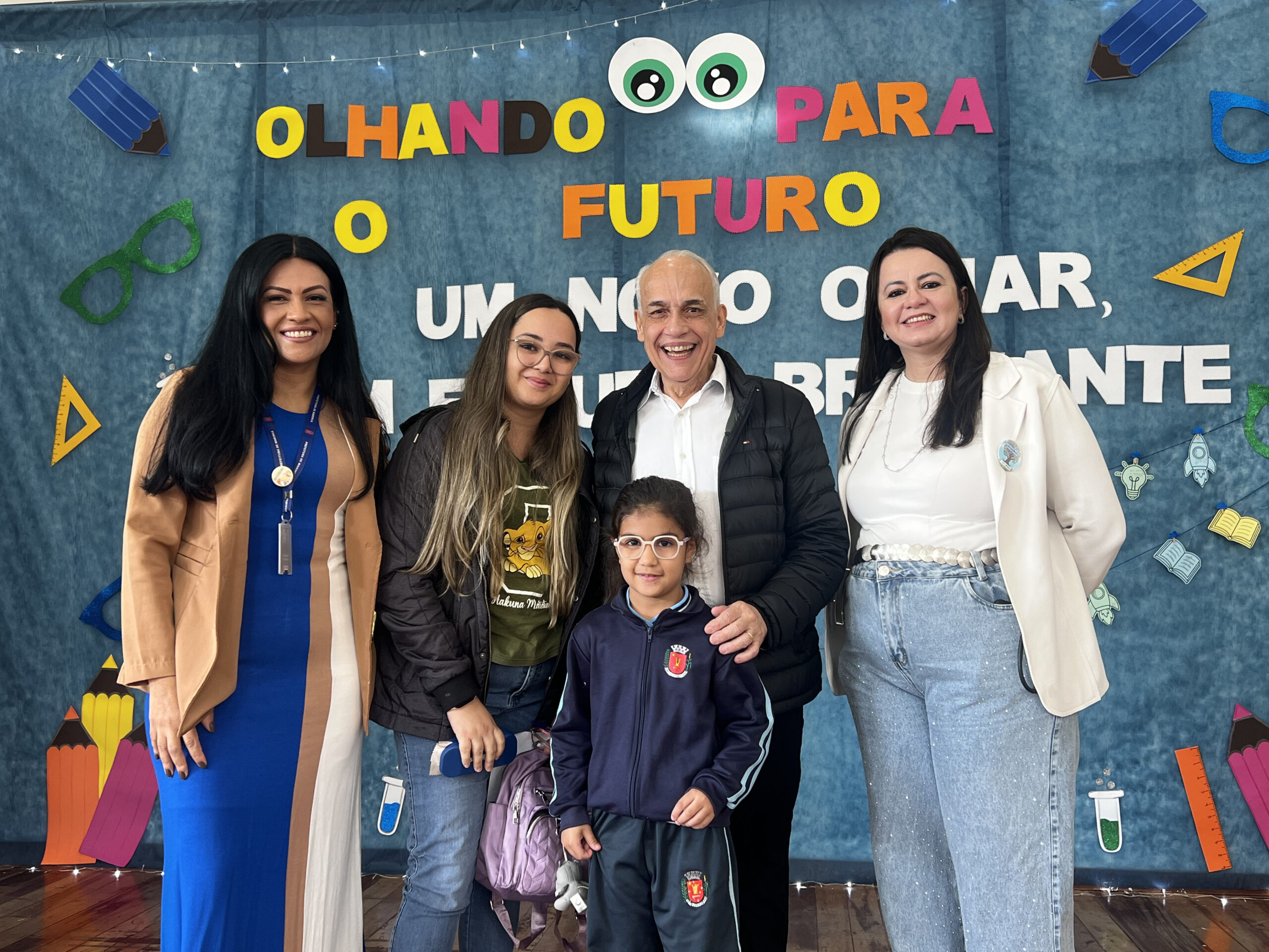 Prefeitura do Município de Maringá – Alunos da Escola Municipal Dom Jaime Luiz Coelho recebem óculos do Programa ‘Olhando para o Futuro’