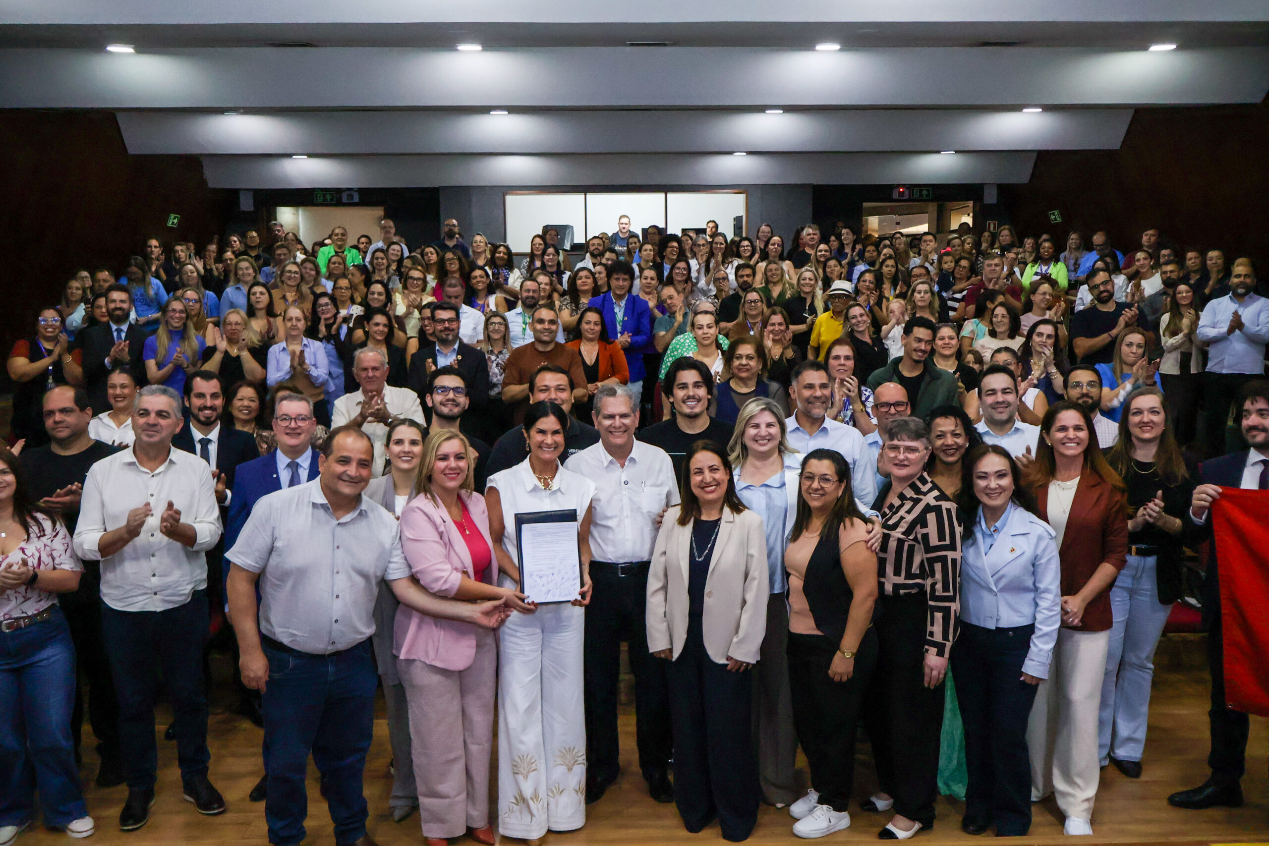 Prefeitura do Município de Maringá – Maringá avança no reconhecimento aos profissionais que fazem a educação