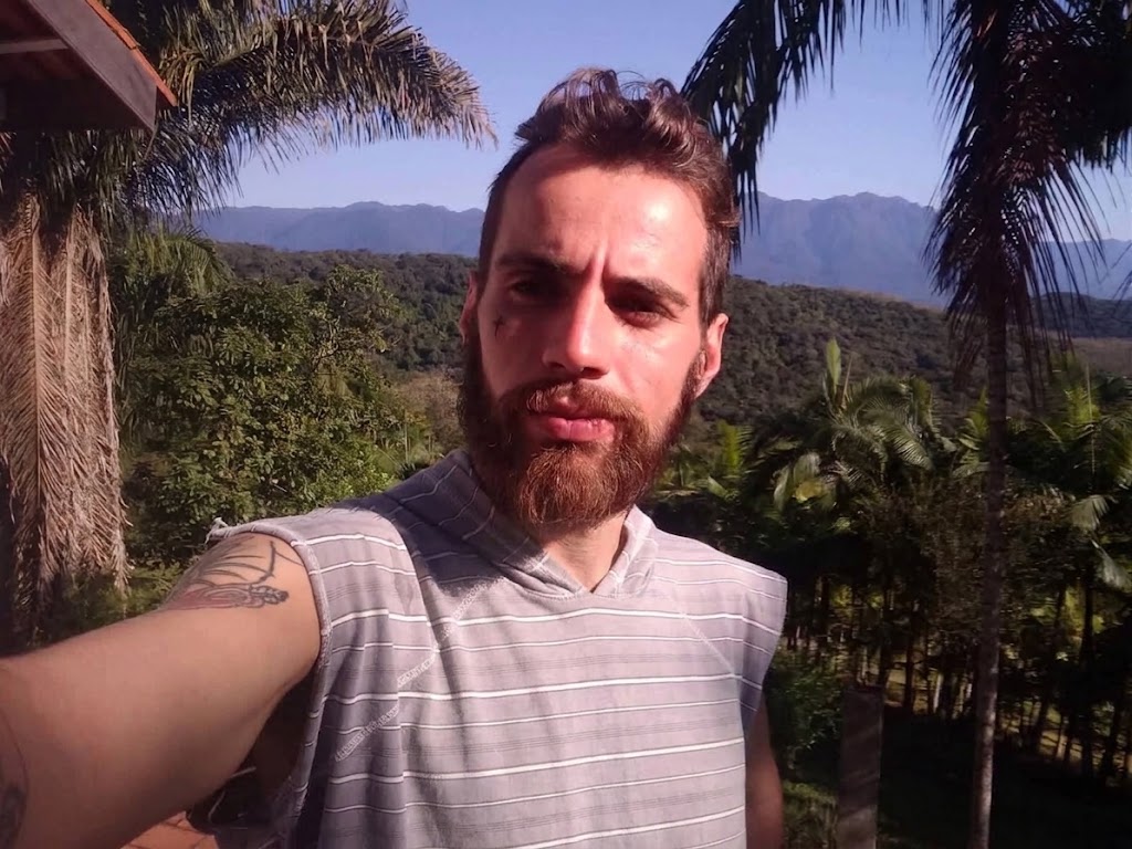 Homem encontrado morto com a cabeça dentro de uma bolsa na Grande Curitiba deixa dois filhos