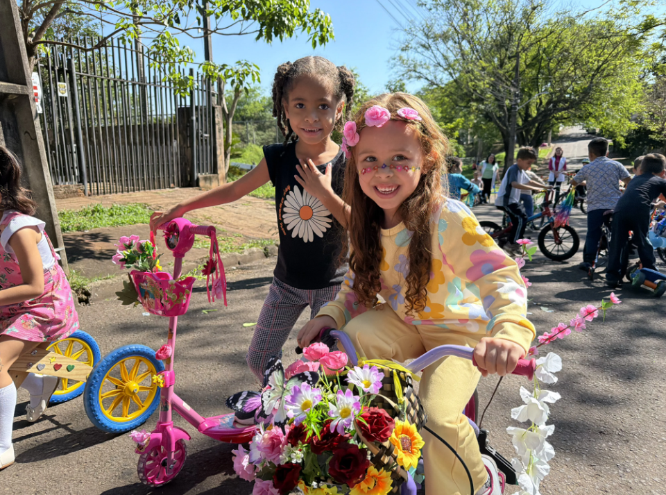 Prefeitura do Município de Maringá – ‘Passeio em Rodas’ reúne crianças e famílias para celebrar a chegada da primavera