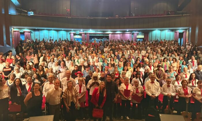 Prefeitura do Município de Maringá – Show de Talentos reúne idosos em tarde de música, dança e apresentações artísticas