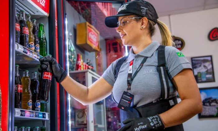 Coca-Cola abre 400 vagas temporárias de verão no Paraná