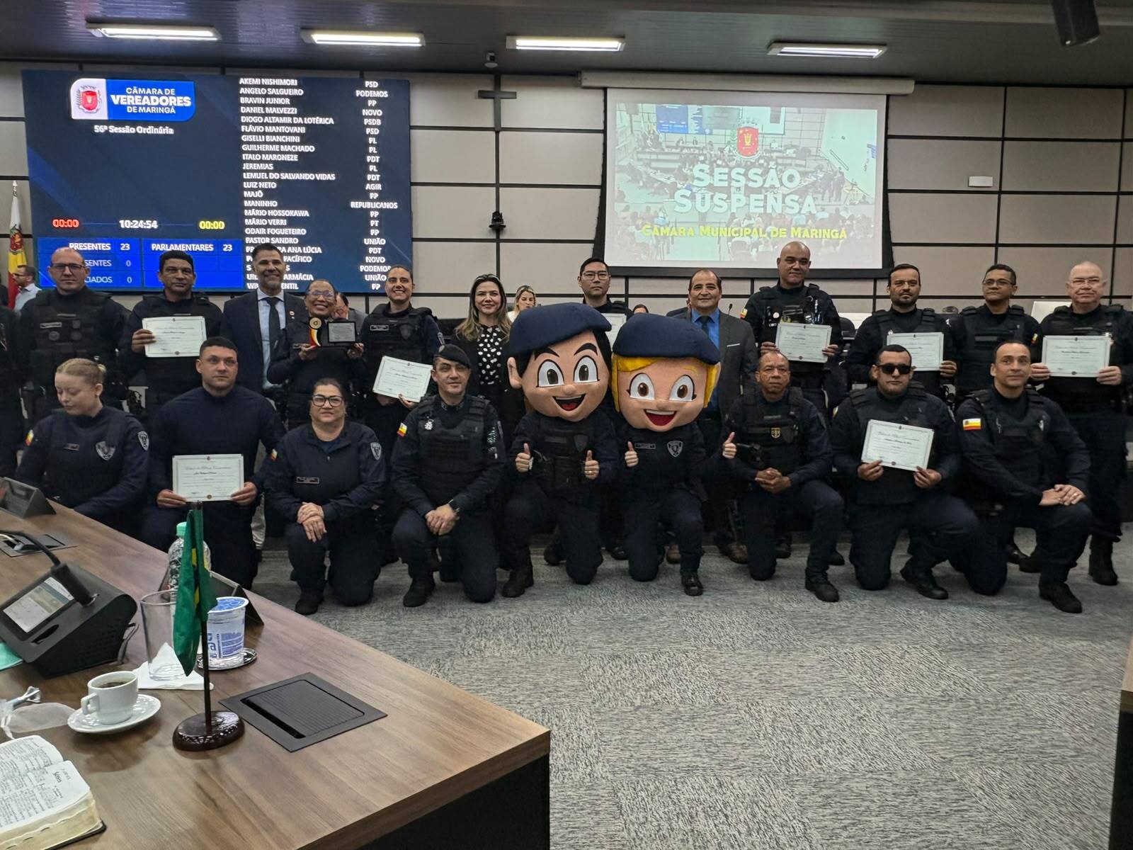 Prefeitura do Município de Maringá – Patrulha Escolar da Guarda Municipal é homenageada com Brasão do Município na Câmara de Vereadores