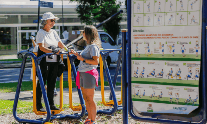 Idosos de Curitiba terão exercícios orientados nas academias ao ar livre durante o verão