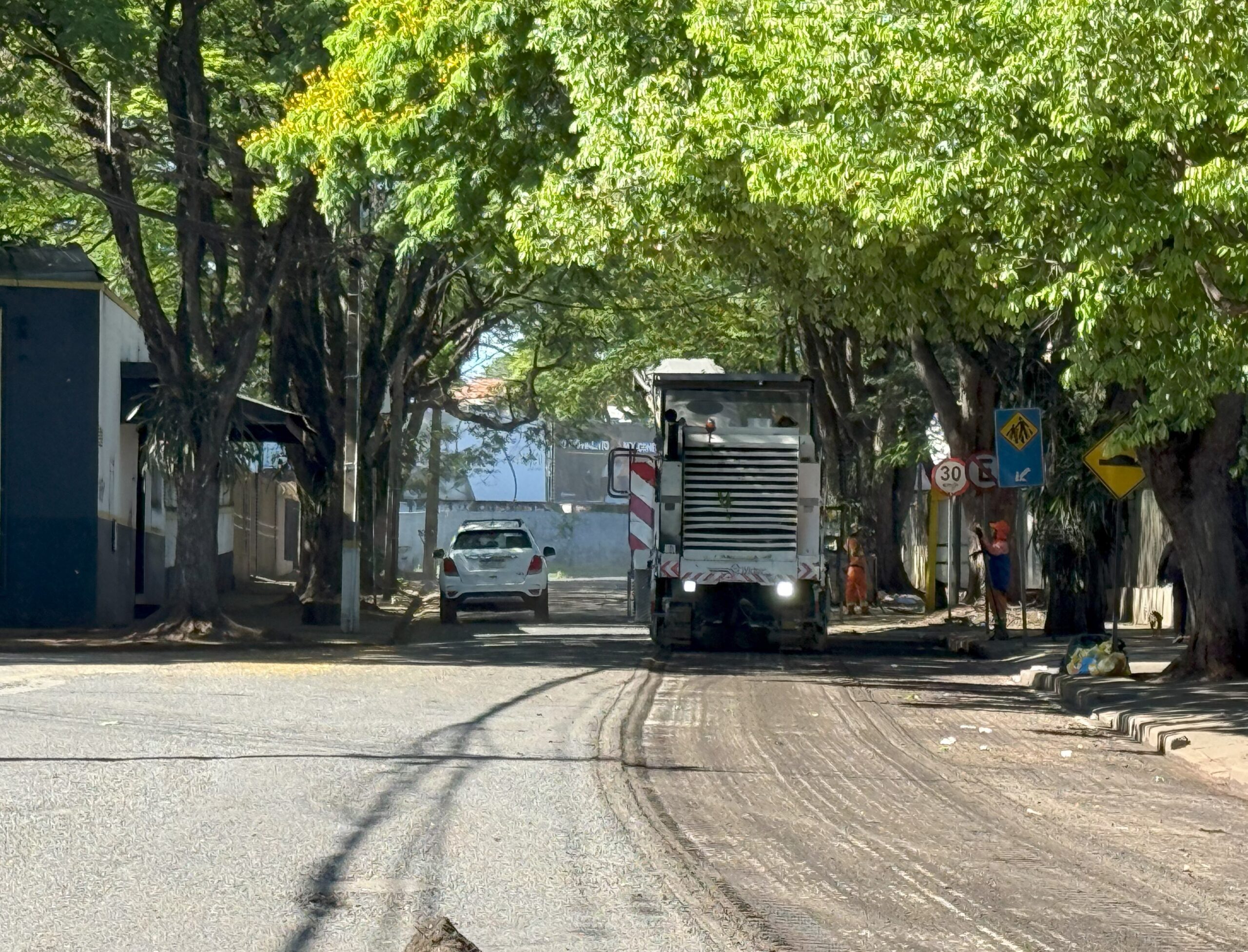 Prefeitura do Município de Maringá – Mais de 146 quilômetros de vias já foram recuperados em Maringá; recapeamento chega à Avenida Londrina a partir desta quinta-feira, 17