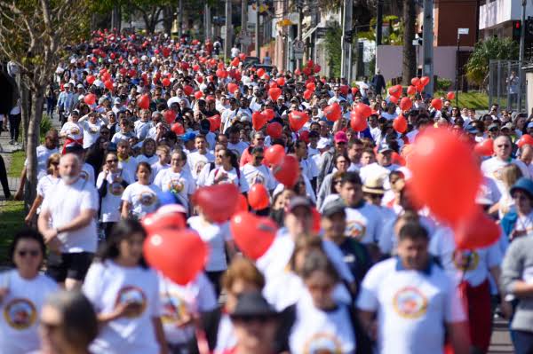 Caminhada mais icônica de Curitiba acontece neste domingo e deve reunir milhares de pessoas