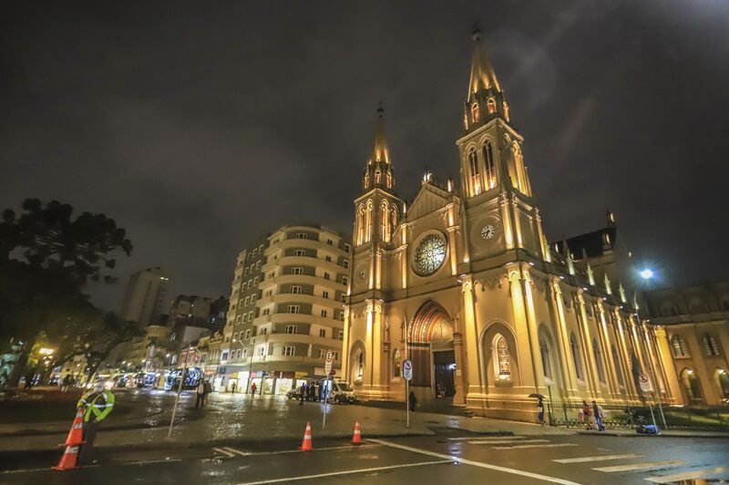 Missa de corpo presente por Dom Pedro, deve lotar a Catedral na segunda-feira; veja o horário