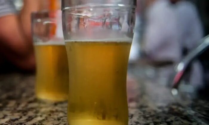 Água mineral, cerveja, refri e café: as “bebidas nossas de cada dia” dos paranaenses