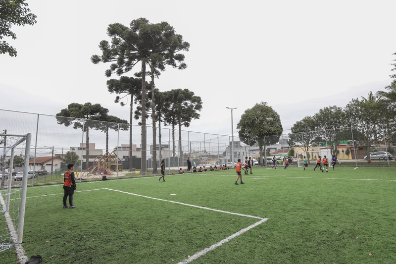 Praça de Curitiba ganha revitalização total; veja como ela ficou