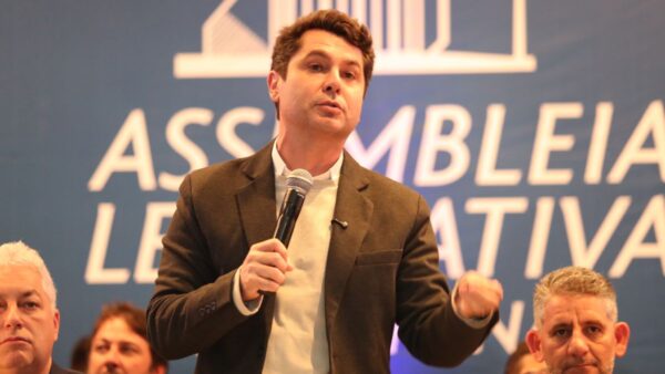 Assembleia nos Bairros desembarca na Regional Portão com serviços gratuitos e espaço para reivindicações | Notícias e análises políticas do Brasil e do Paraná