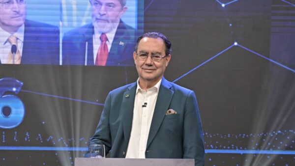 Augusto Cury tem menos dinheiro e tempo de TV; veja a divisão entre os candidatos