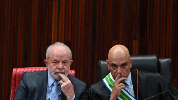 Campanha de Lula quer distância de Moraes e aponta crise do STF na direção de Flávio