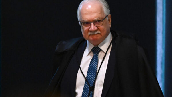 Fachin defende fim do inquérito das fake news em meio a embate de Moraes com Mendonça