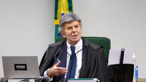 Fux adia sessão da Segunda Turma em meio a tensão no STF