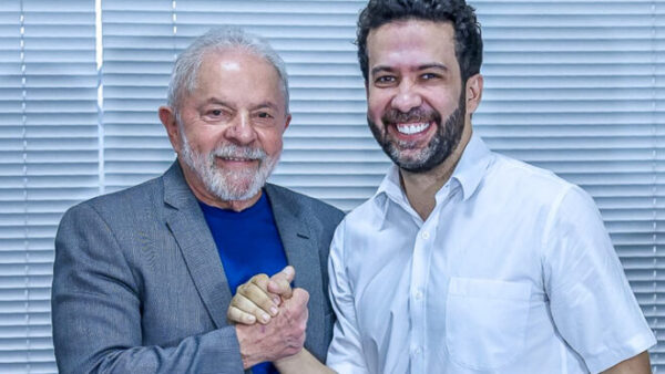 Janones publica falso direito de resposta sobre Nikolas e engana parlamentares