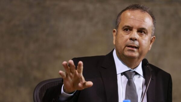 Líder da oposição não assina pedido de impeachment de Moraes e alega riscos de nulidade