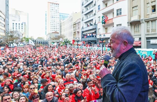 Lula vem a Curitiba para comício na Boca Maldita no dia 12