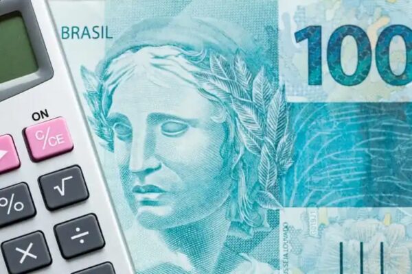 Orçamento prevê salário mínimo de R$ 1.741 em 2027