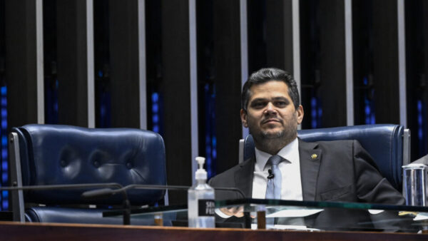 PF diz que Alcolumbre seria alvo de Mendonça em plano para recompor forças no STF
