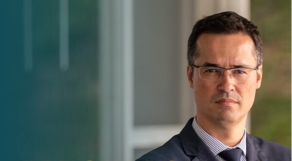 TRE confirma candidatura de Deltan, mas aplica multa de R$ 100 mil - Blog Politicamente